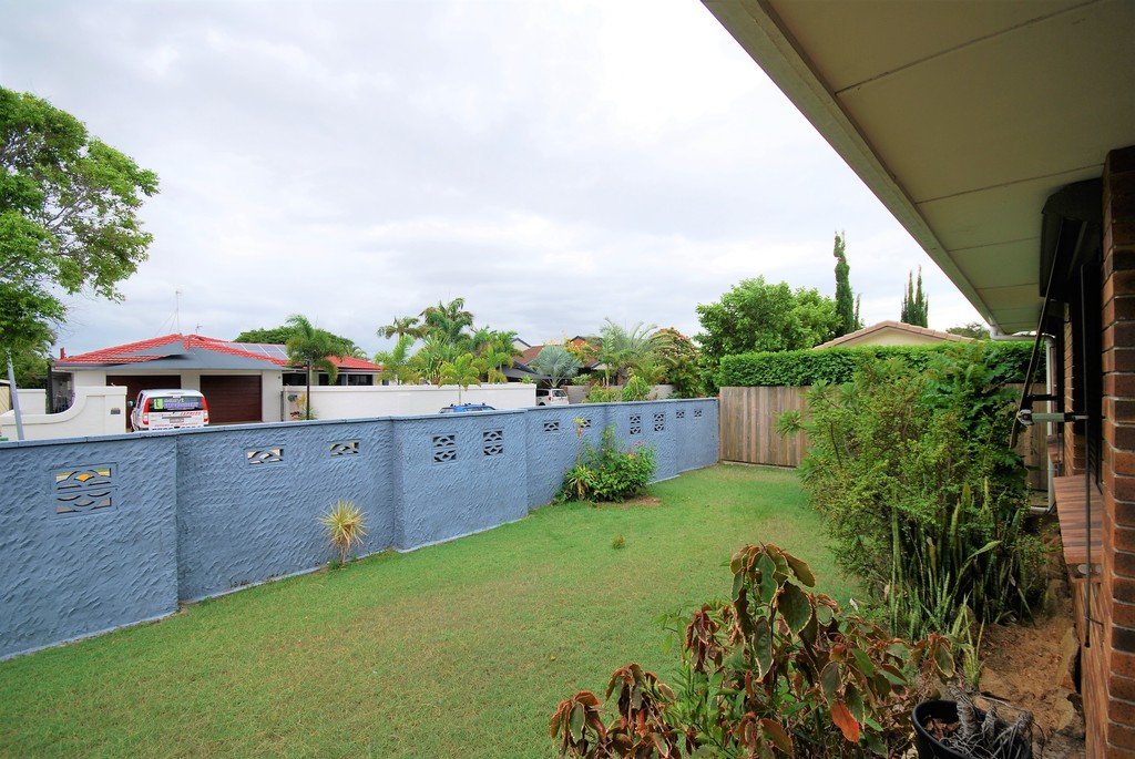 27 AVANTI Street MERMAID BEACH 7