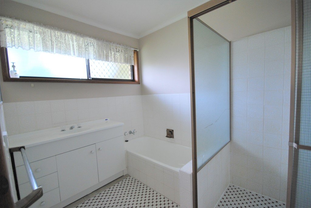 27 AVANTI Street MERMAID BEACH 9