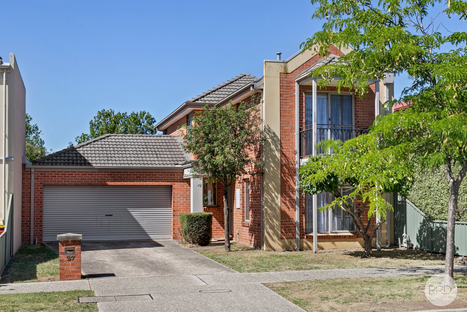 27 Ayrvale Avenue LAKE GARDENS 1