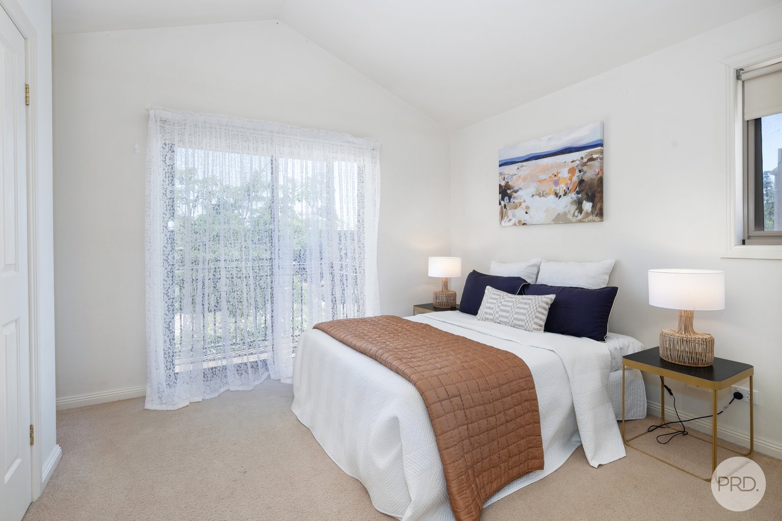 27 Ayrvale Avenue LAKE GARDENS 10