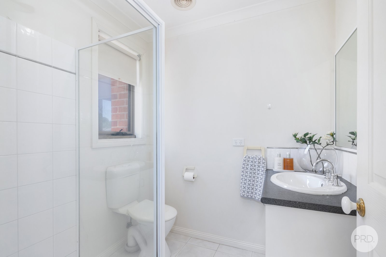 27 Ayrvale Avenue LAKE GARDENS 11