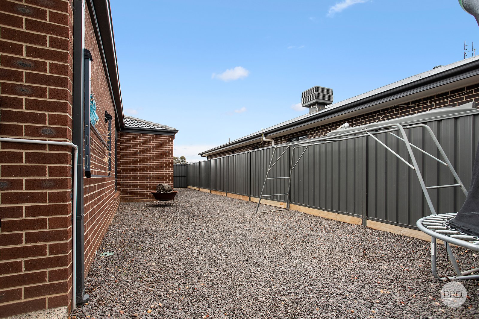 27 Bakers Lane STRATHFIELDSAYE 15