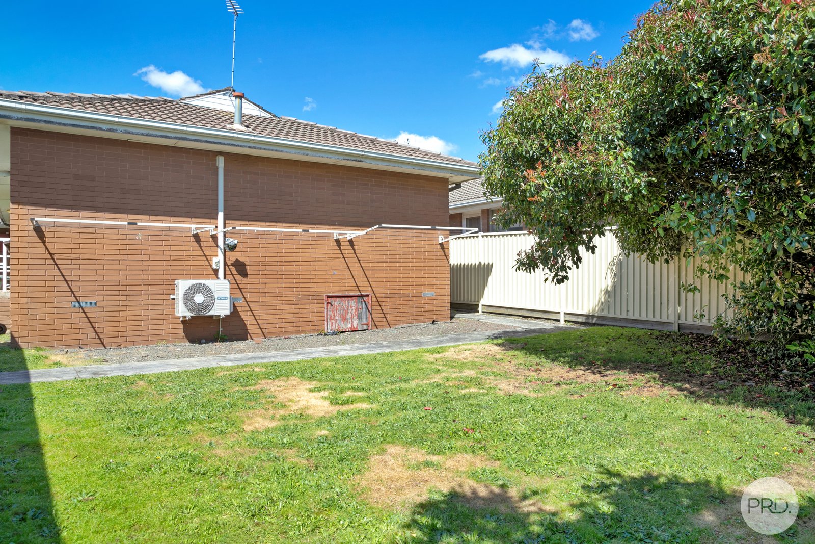 2/7 Baldwin Street WENDOUREE 9