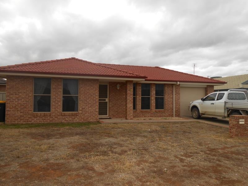 27 Banks Street TAMWORTH 1