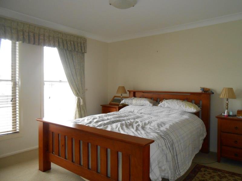 27 Banks Street TAMWORTH 7