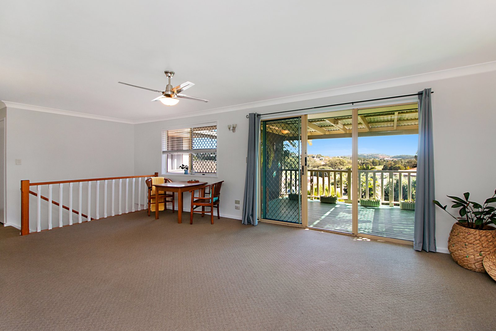 27 Banora Hills Drive BANORA POINT 10