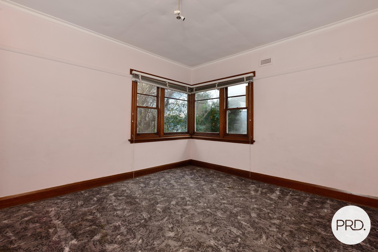 27 Barnett Avenue NEW NORFOLK 8