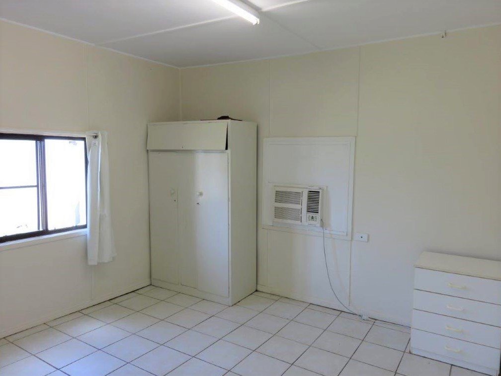 2/7 Barry Street PROSERPINE 6