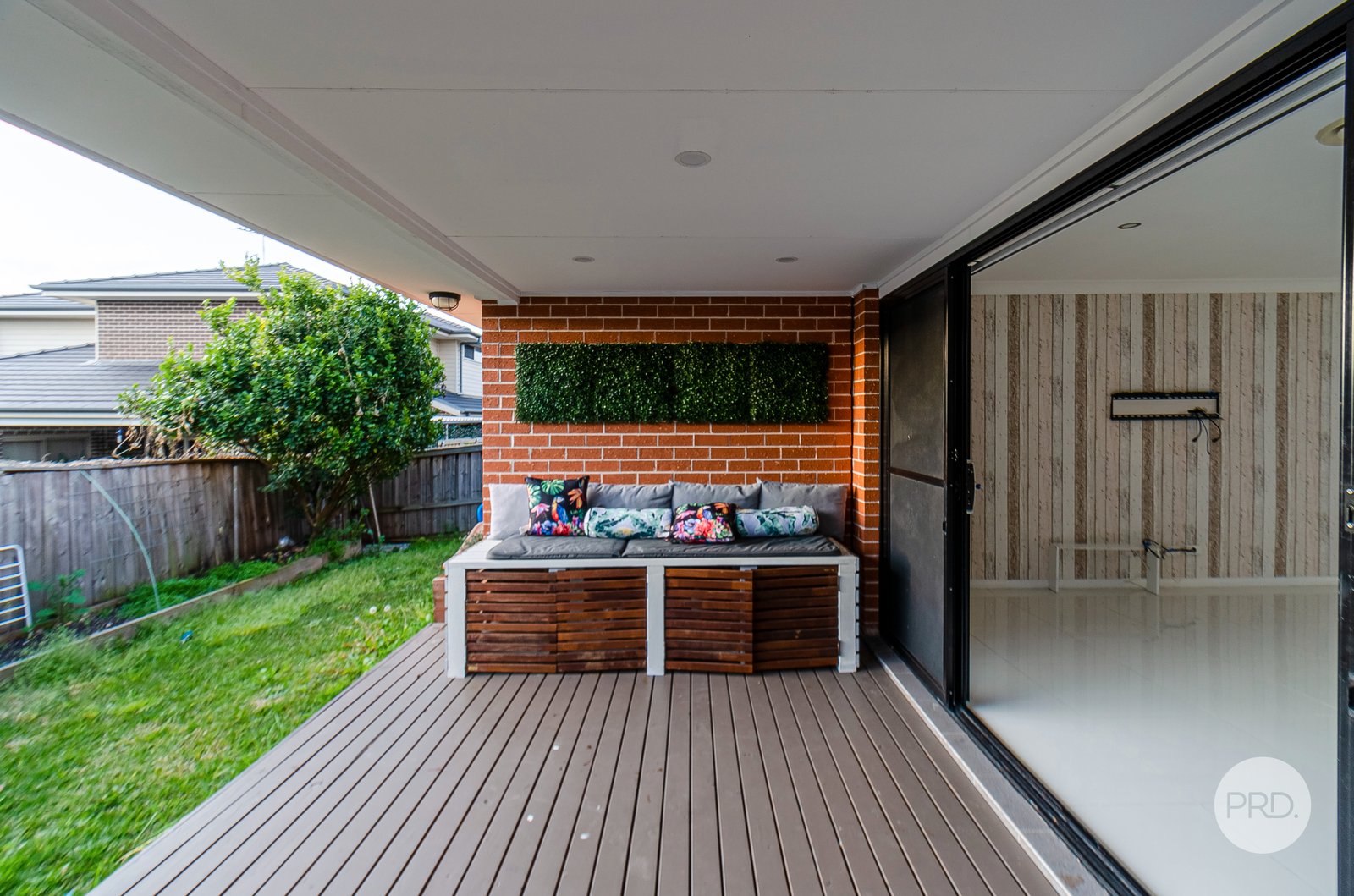 27 Baw Baw Ave  MINTO 15