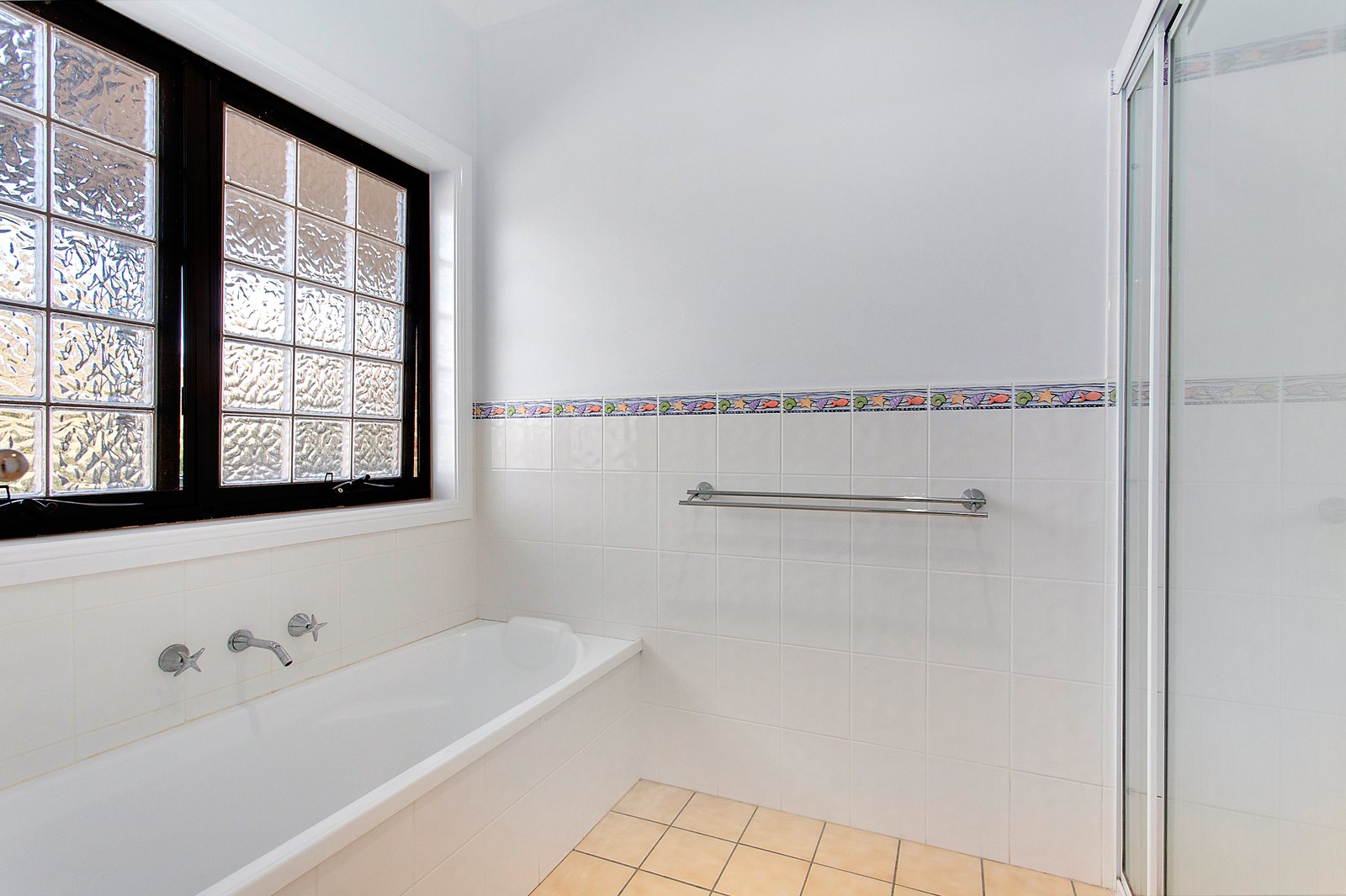 27 Bay Street DUNBOGAN 21