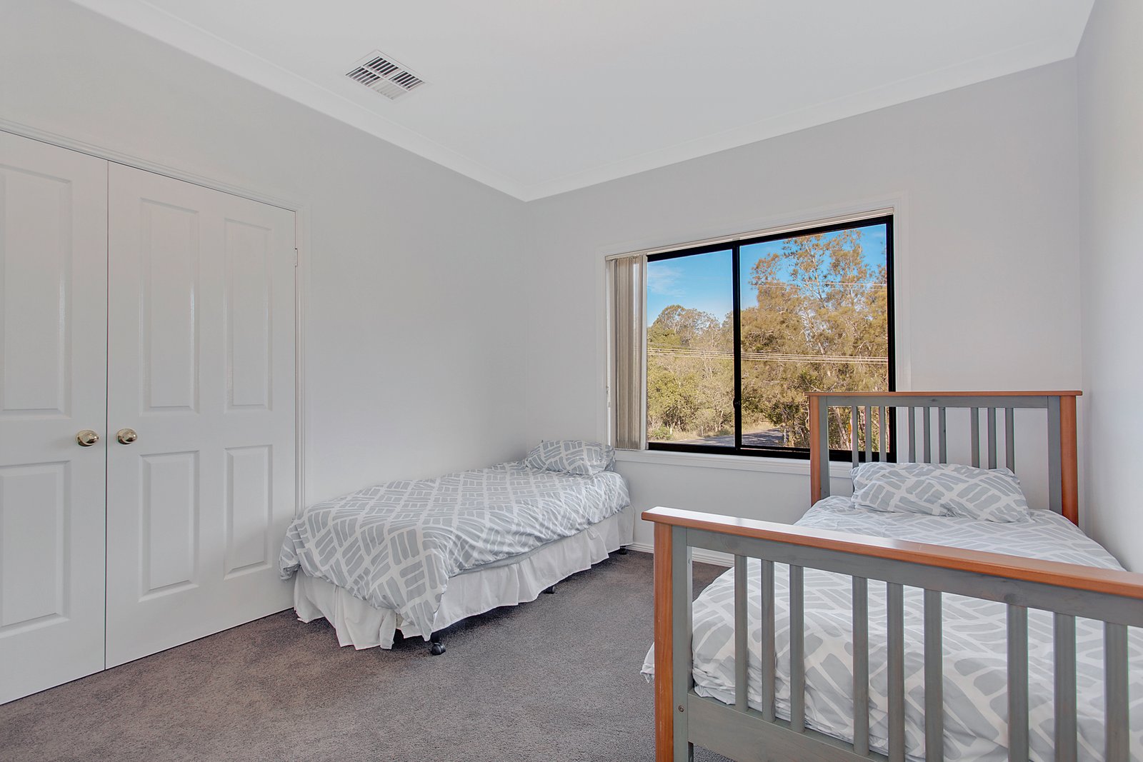 27 Bay Street DUNBOGAN 22