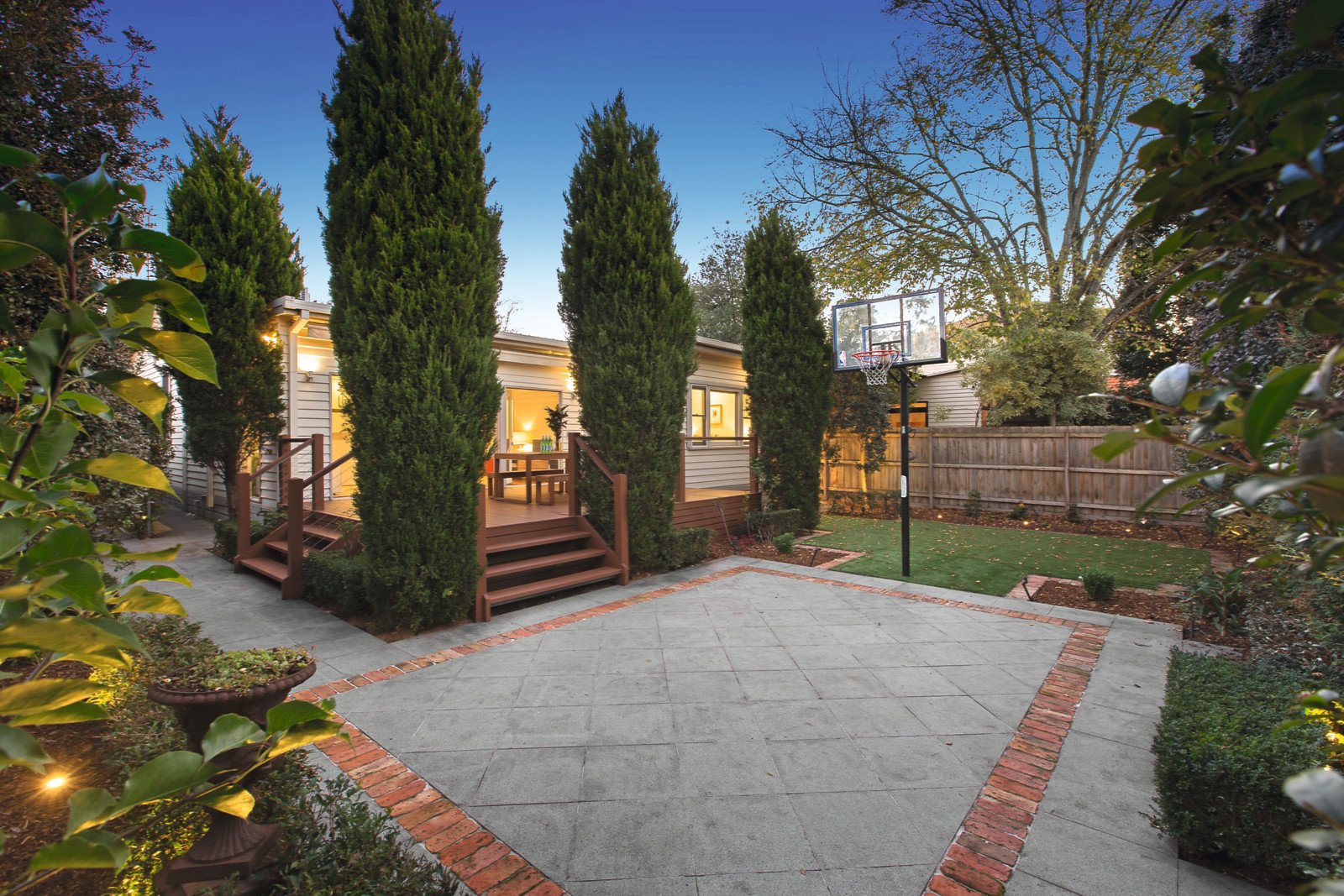 27 Berrima Avenue, Malvern East, VIC