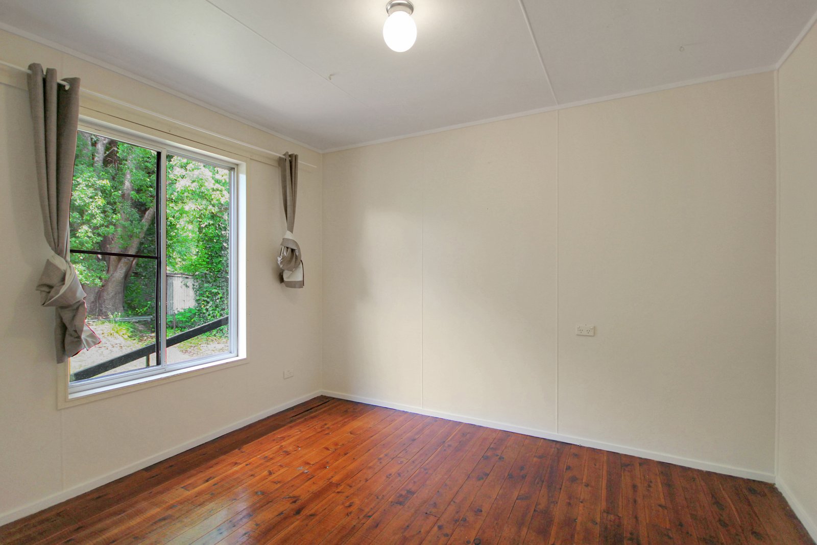 27 Bethesda Place KEW 8