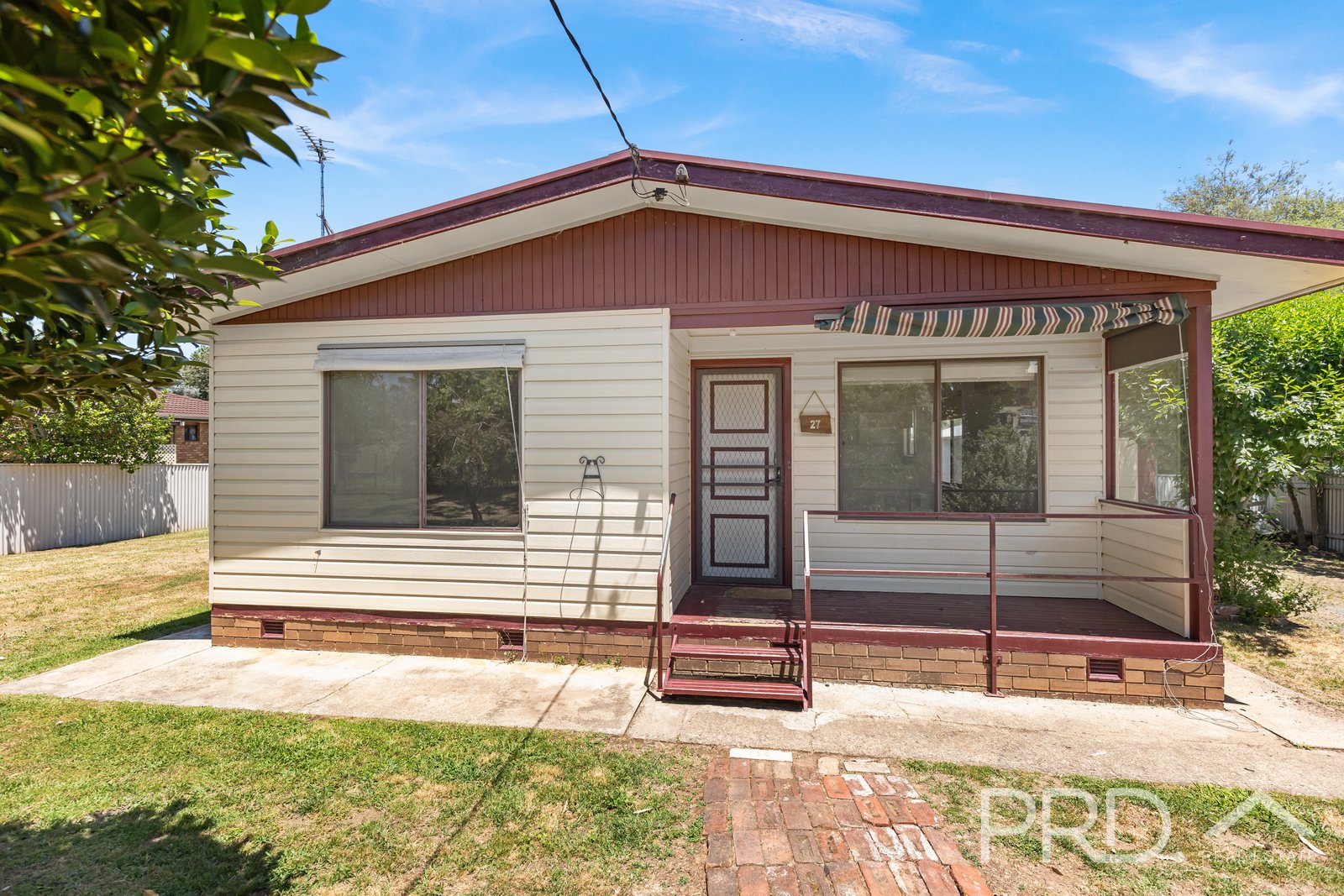 27 Blowering Road TUMUT 2