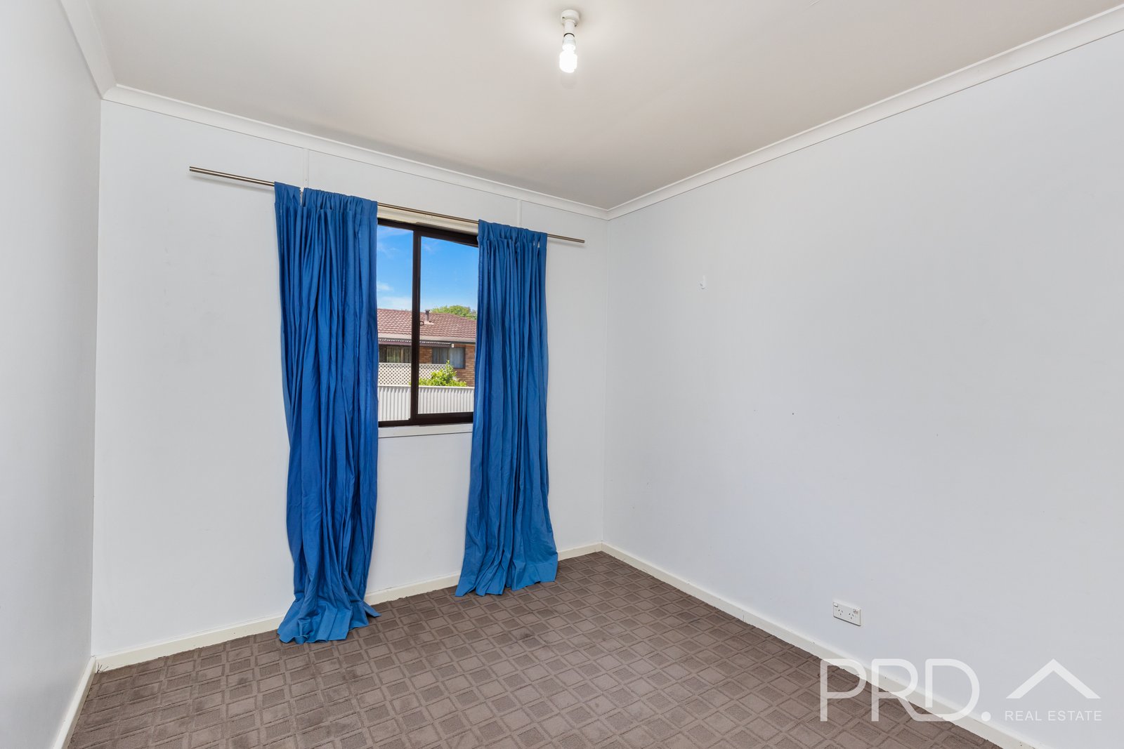 27 Blowering Road TUMUT 10