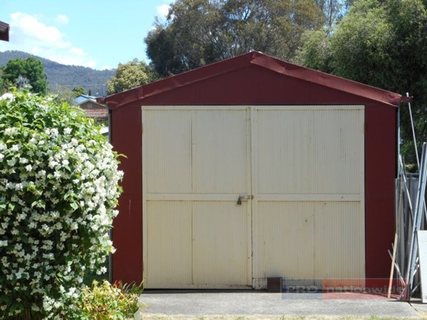 27 Blowering Road TUMUT 4