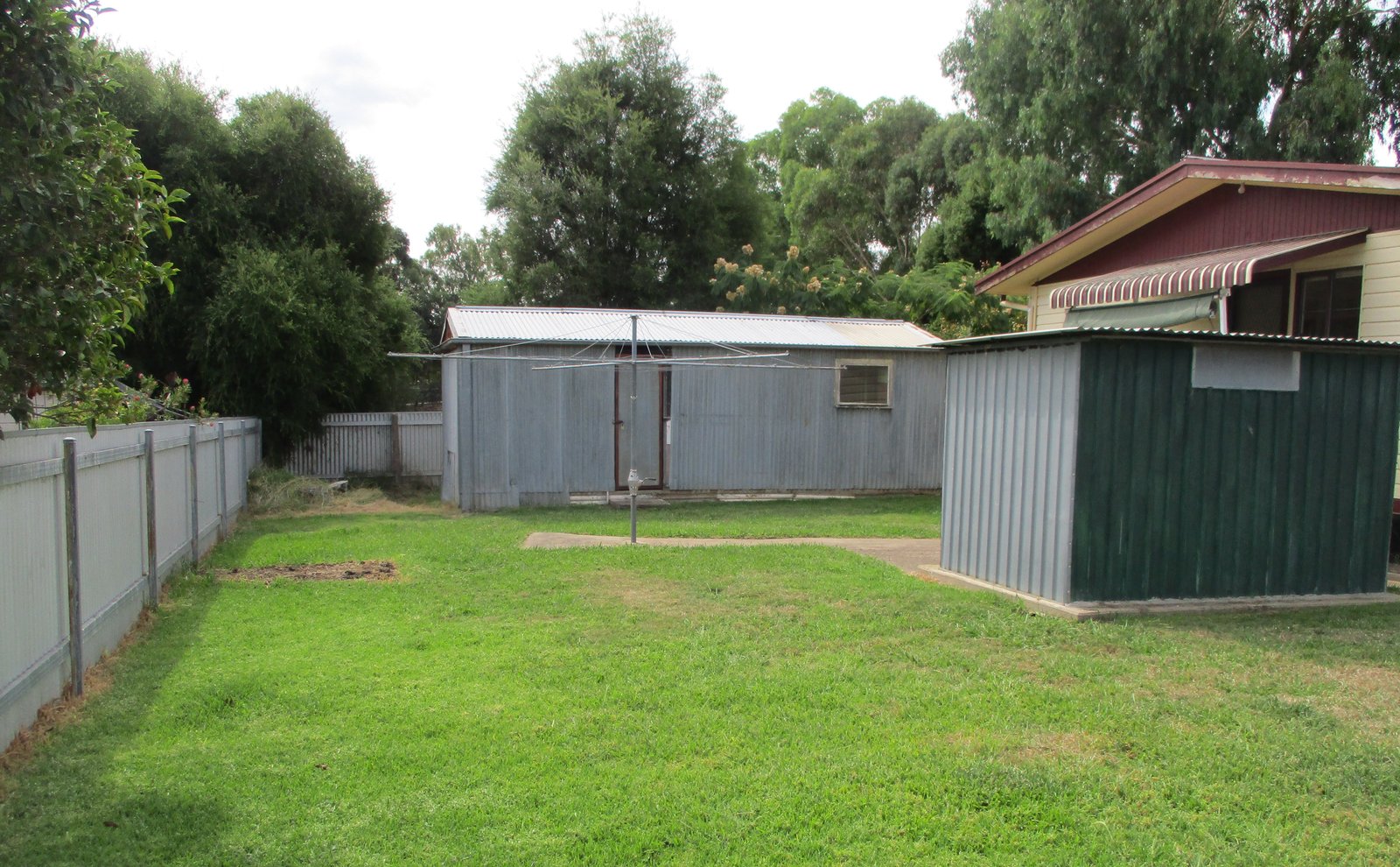 27 Blowering Road TUMUT 10