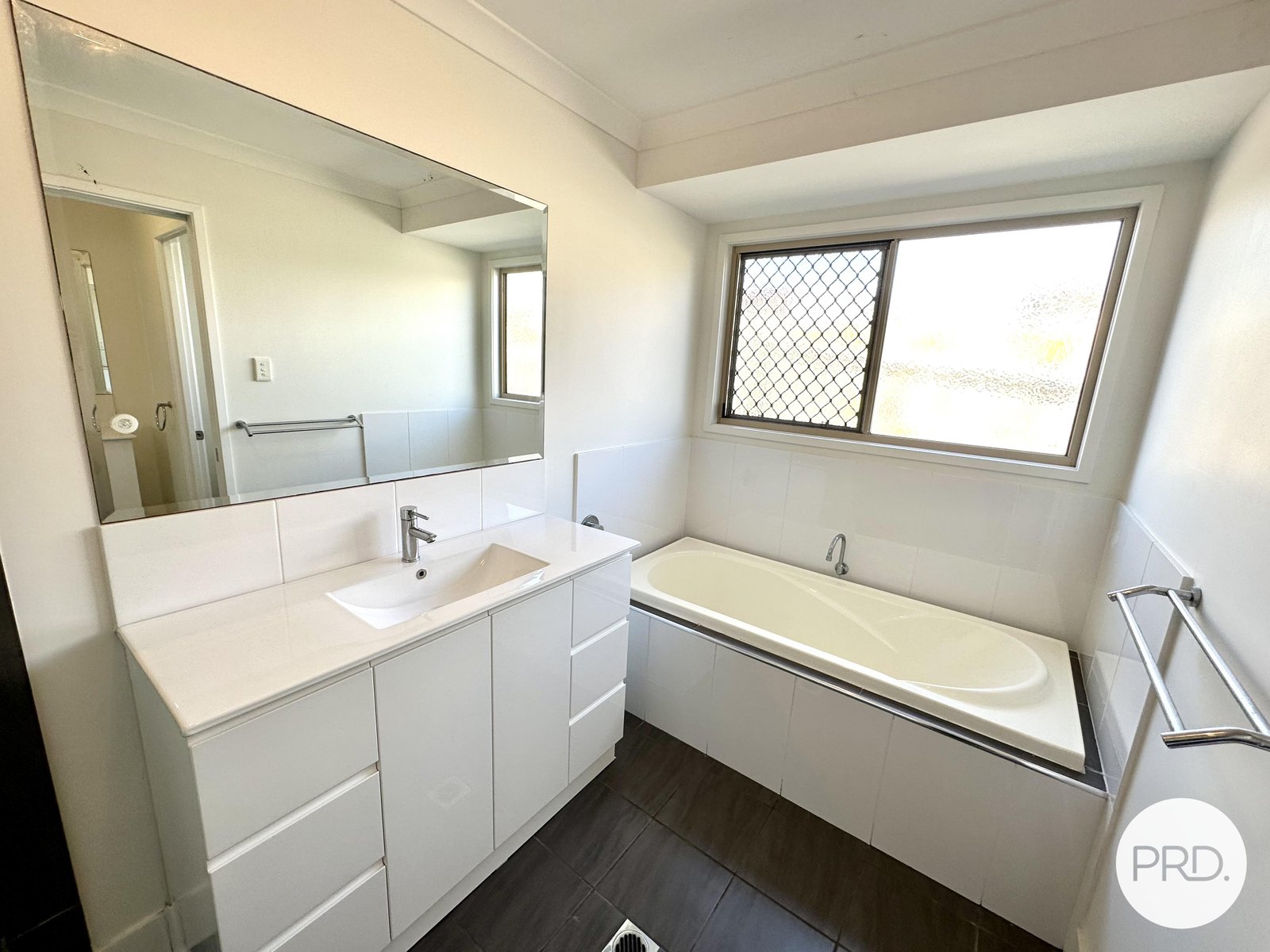 27 Bottlebrush Drive KIRKWOOD 17