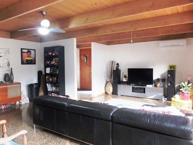 Gallery: 27 Brolga Crescent