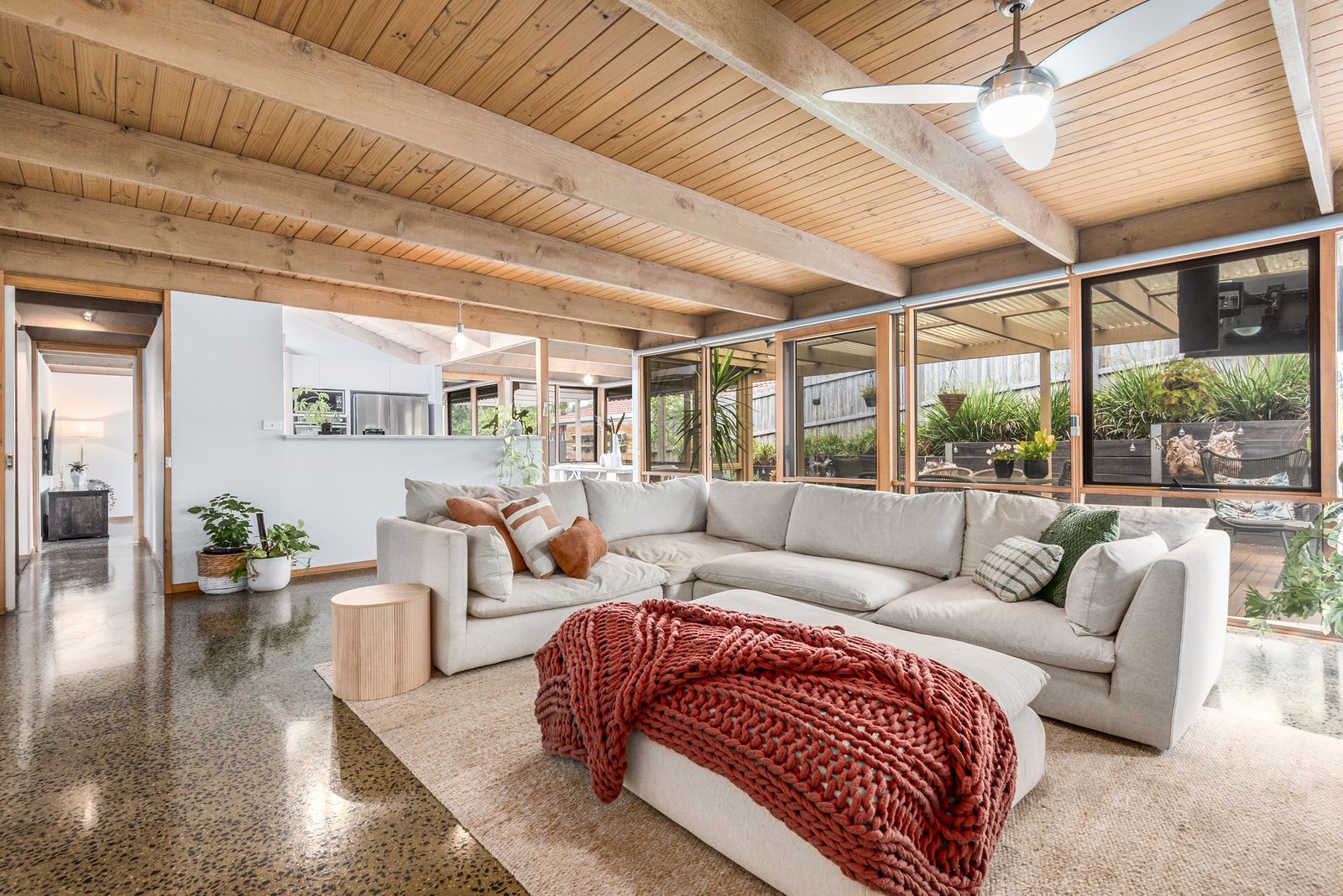 Gallery: 27 Brolga Crescent