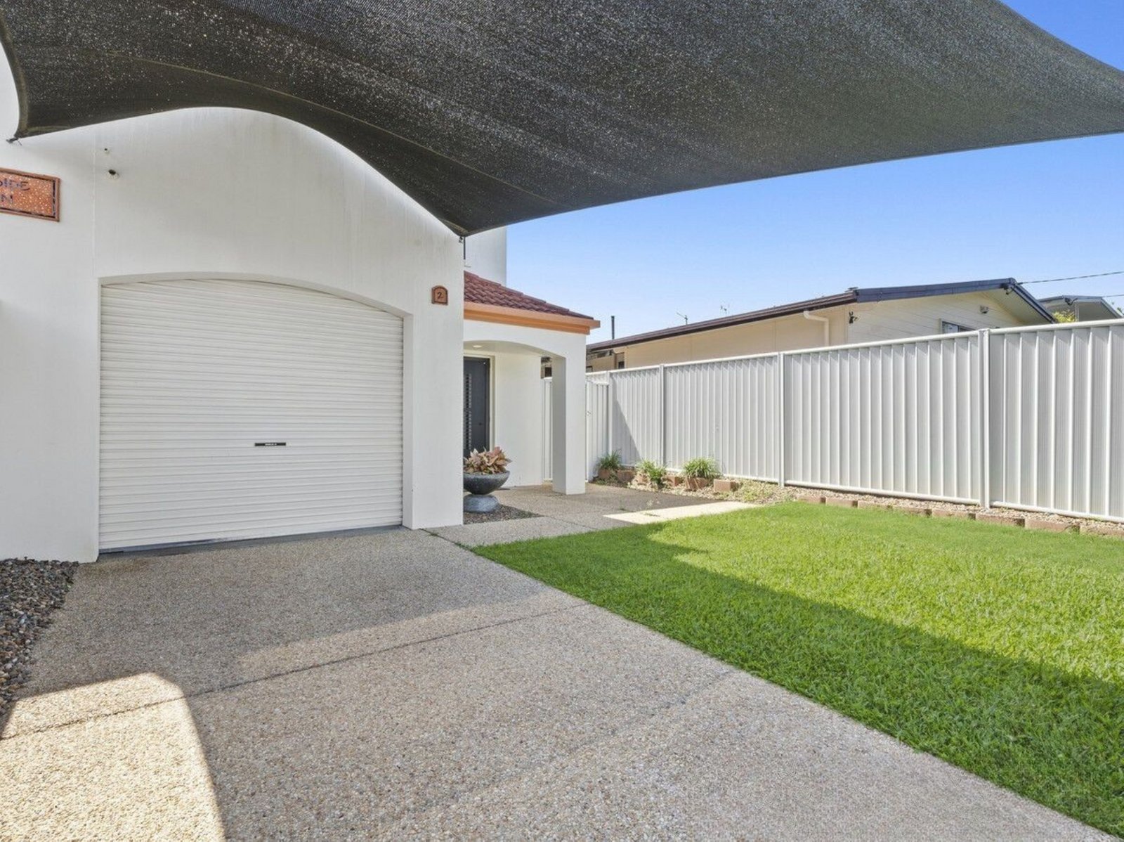 2/7 Brookside Road LABRADOR 14