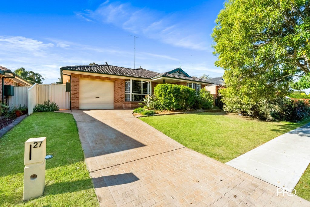 27 Bulu Drive GLENMORE PARK 1