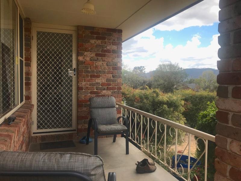 27 Caloola Street TAMWORTH 8