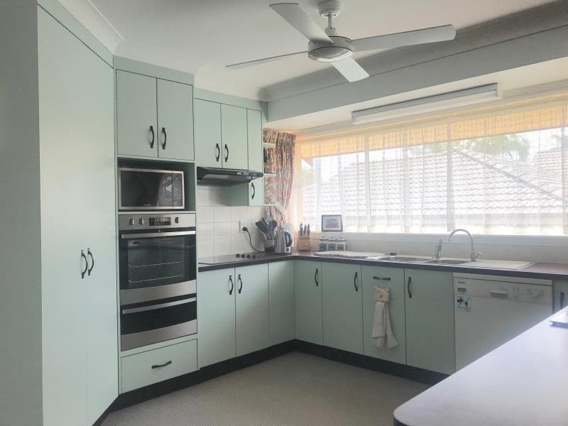 27 Caloola Street TAMWORTH 4