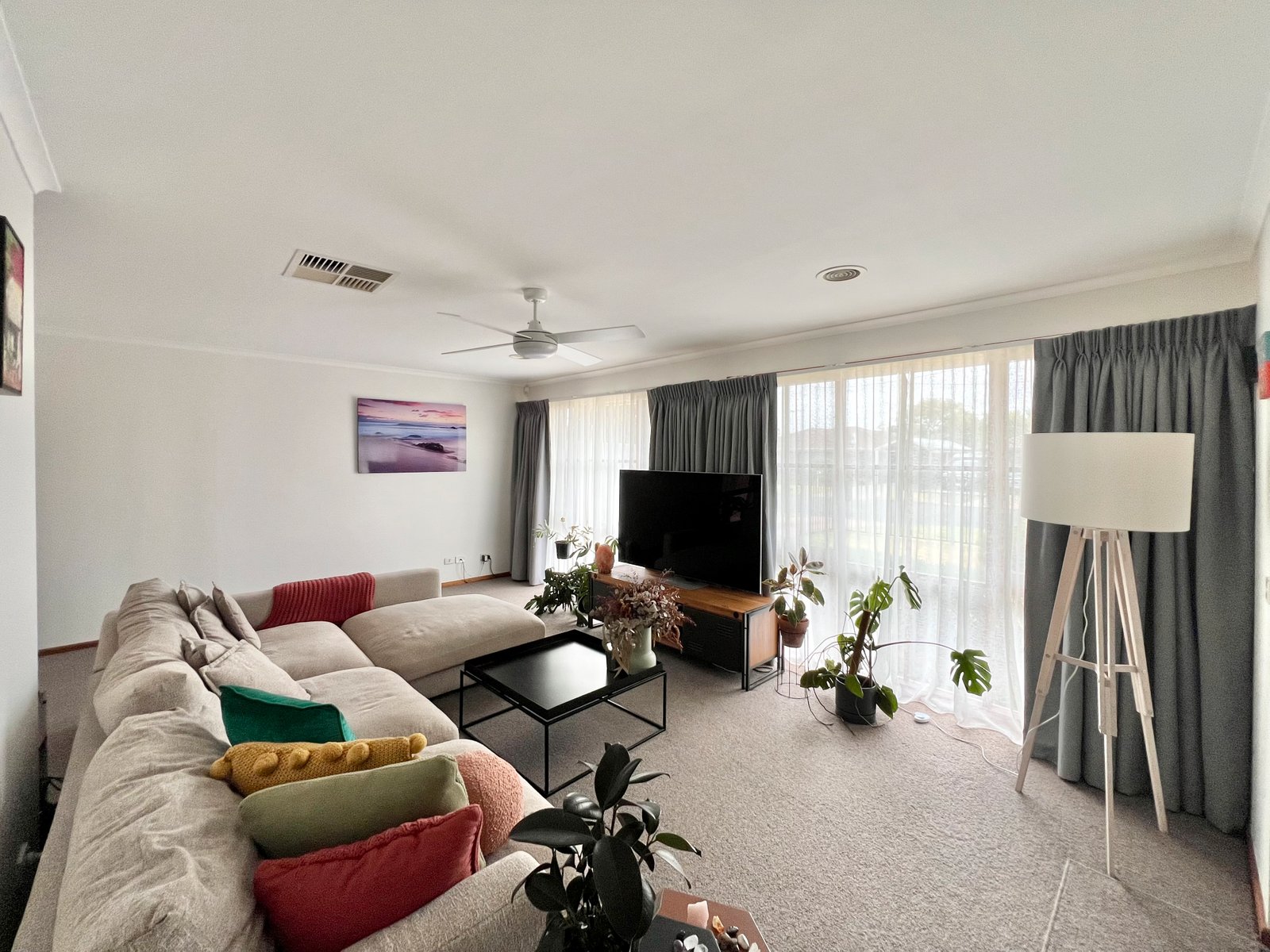 Gallery: 27 Cameron Crescent