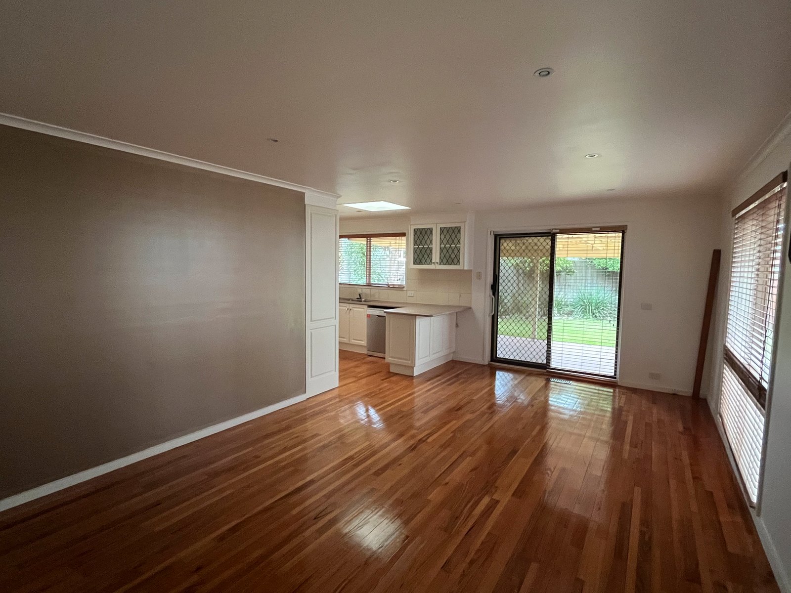 Gallery: 27 Carbine Avenue