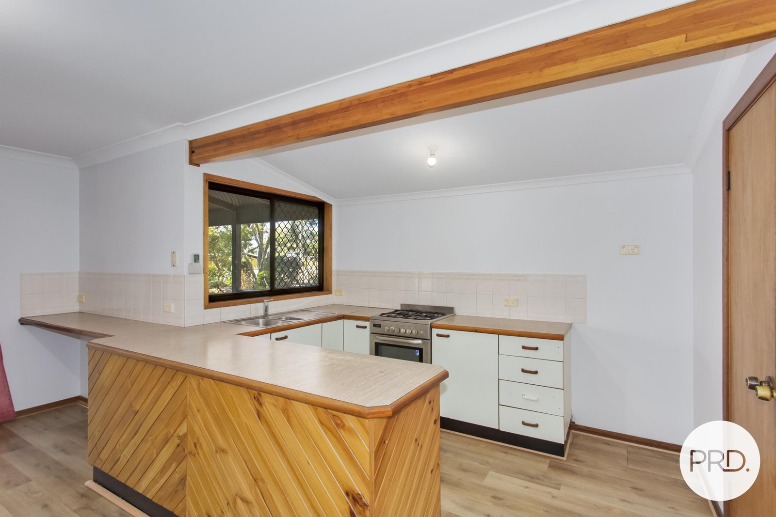 27 Caringal Drive MIDDLE BROTHER 8