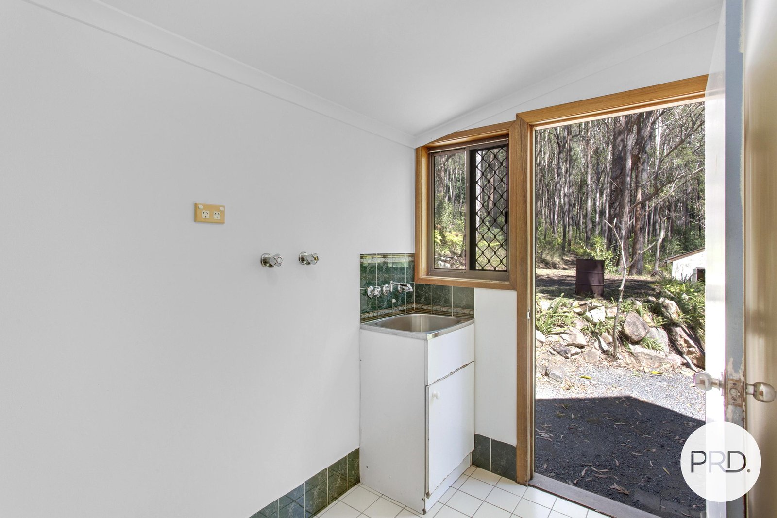 27 Caringal Drive MIDDLE BROTHER 16