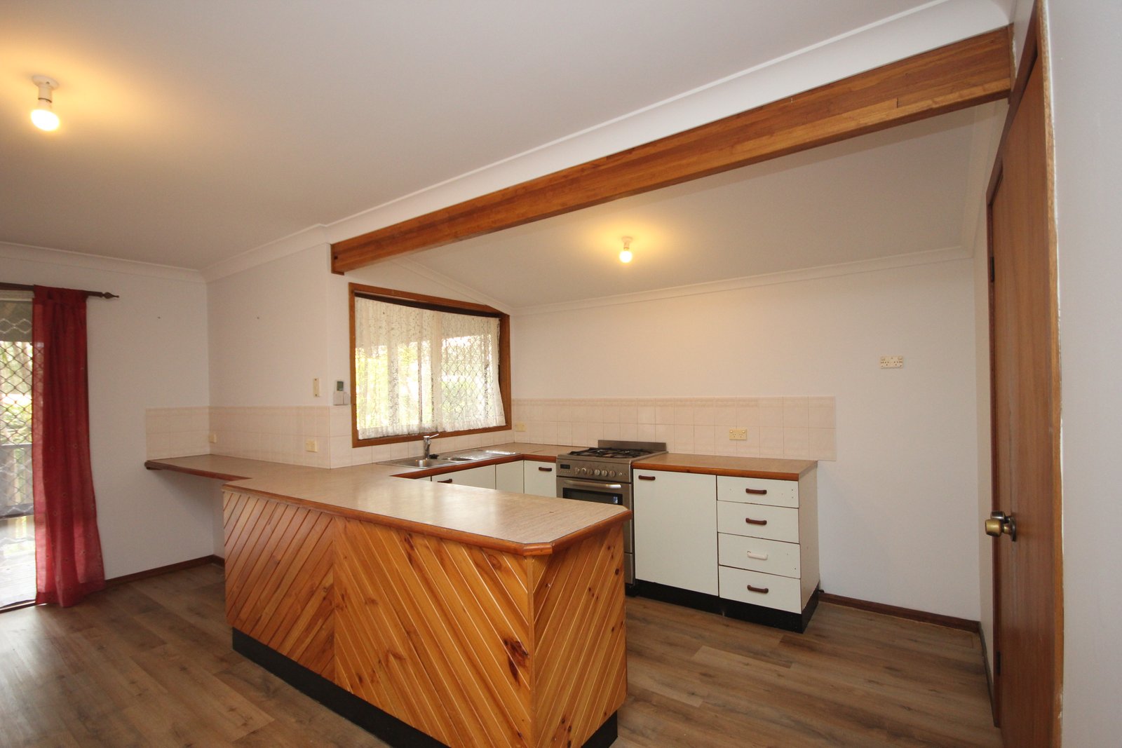 27 Caringal Drive MIDDLE BROTHER 3