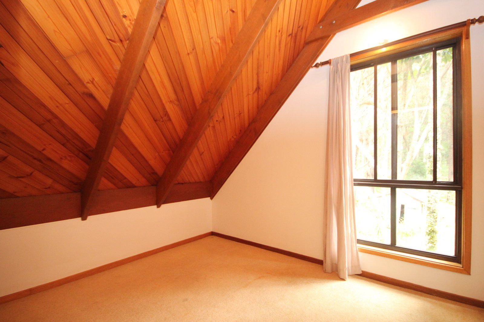 27 Caringal Drive MIDDLE BROTHER 8