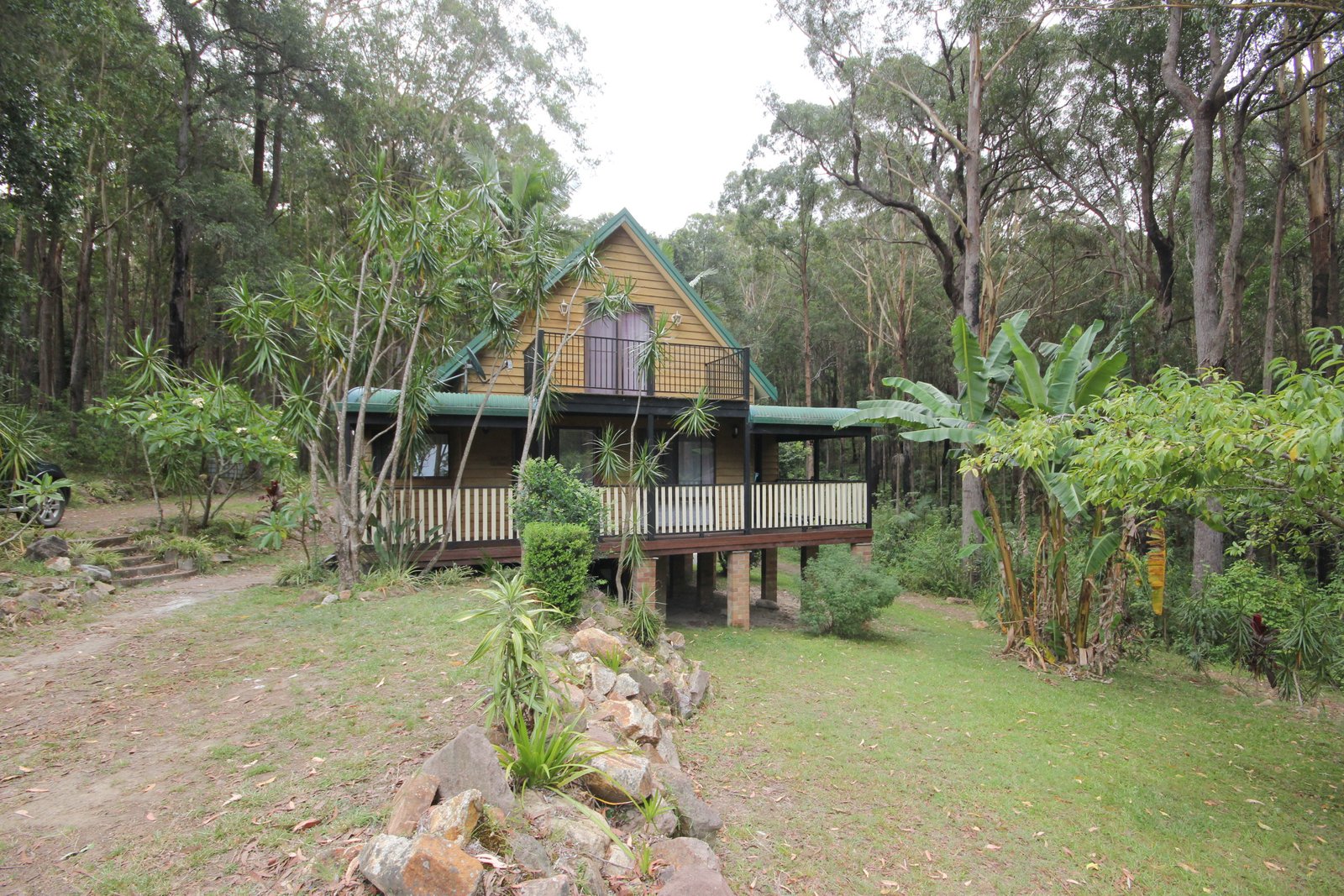 27 Caringal Drive MIDDLE BROTHER 1