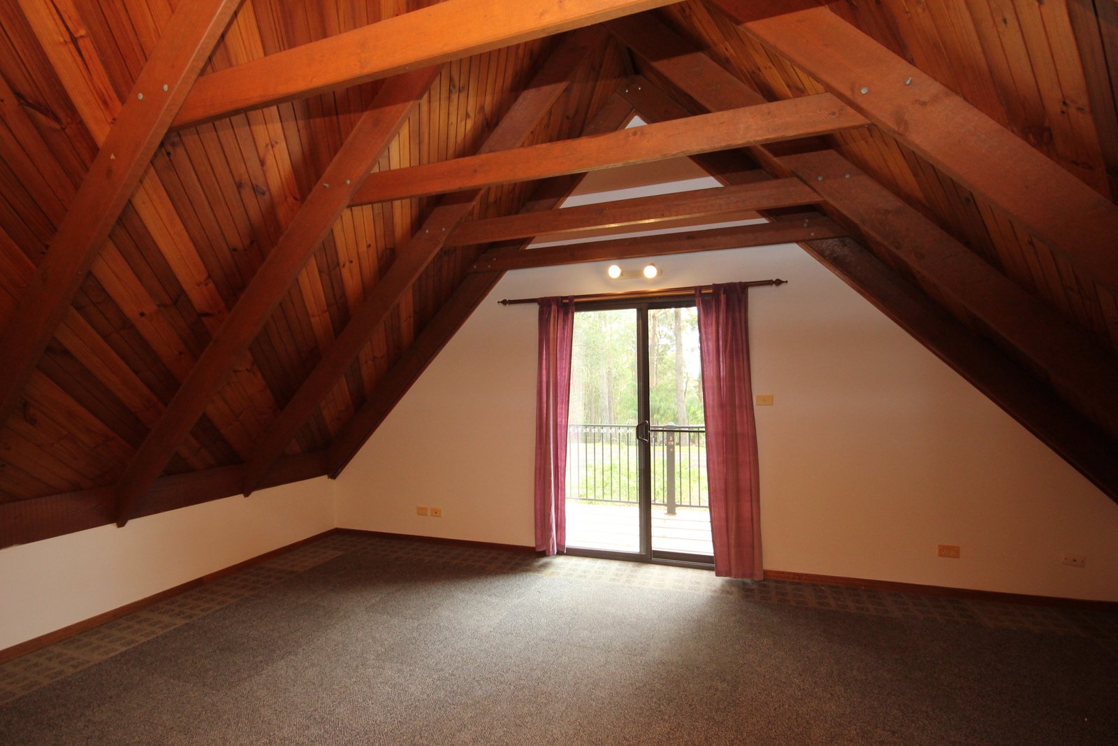 27 Caringal Drive MIDDLE BROTHER 6