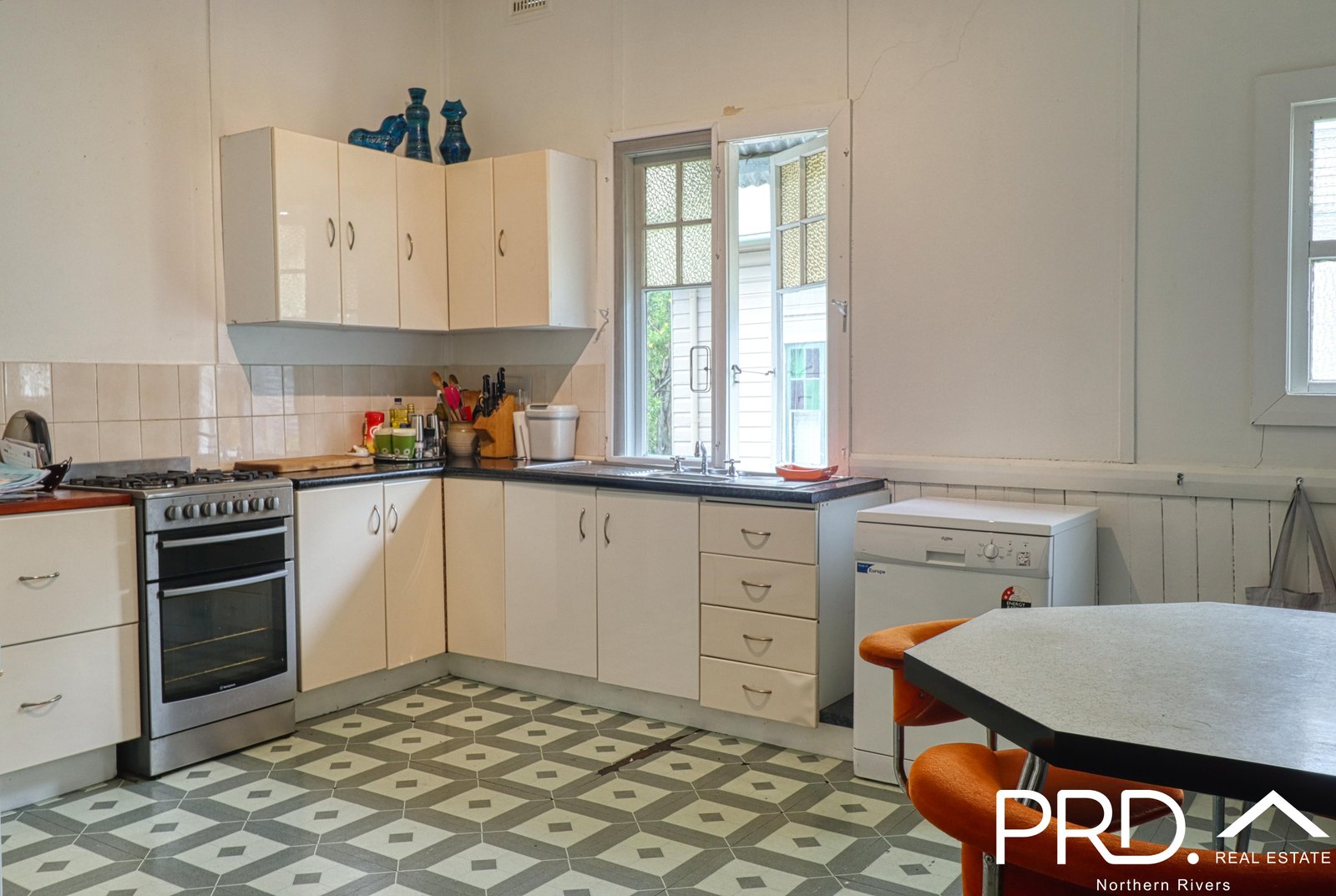 27 Cathcart Street GIRARDS HILL 6