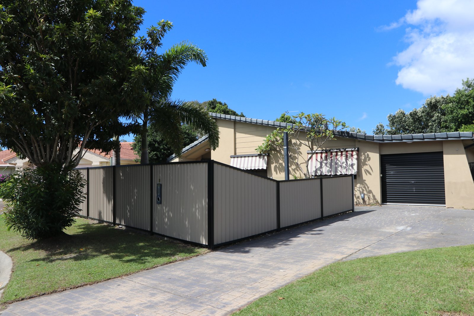 27 Cattleya Court HOLLYWELL 1