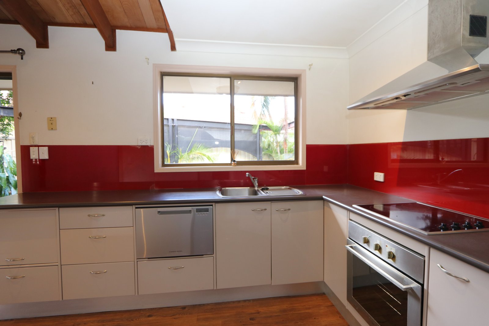 27 Cattleya Court HOLLYWELL 6