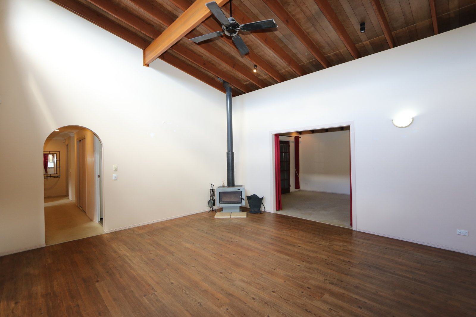 27 Cattleya Court HOLLYWELL 8