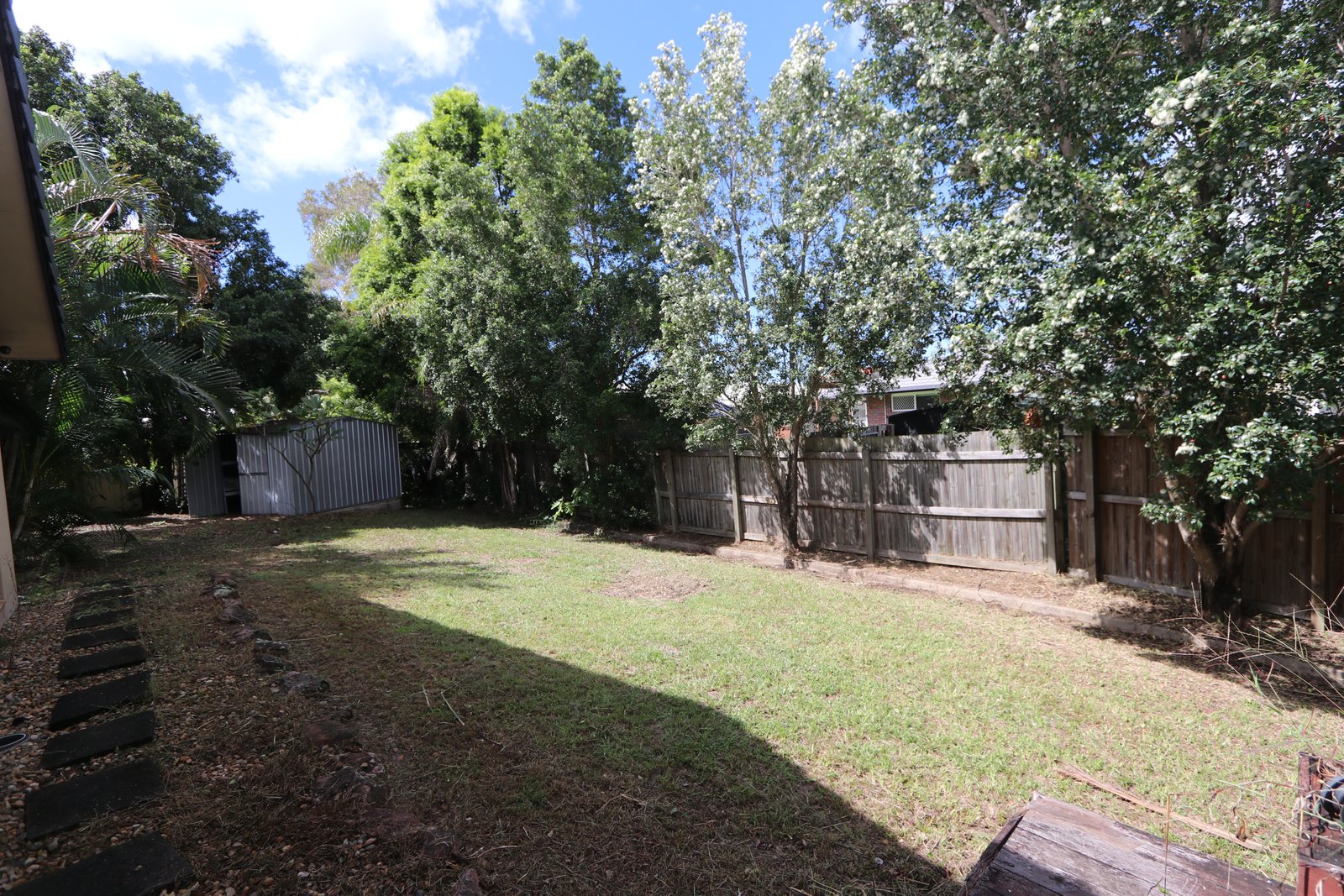 27 Cattleya Court HOLLYWELL 18