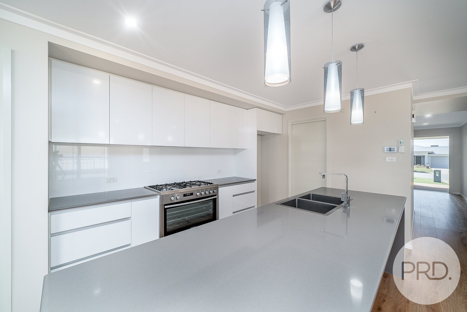 27 Chang Avenue LLOYD 4