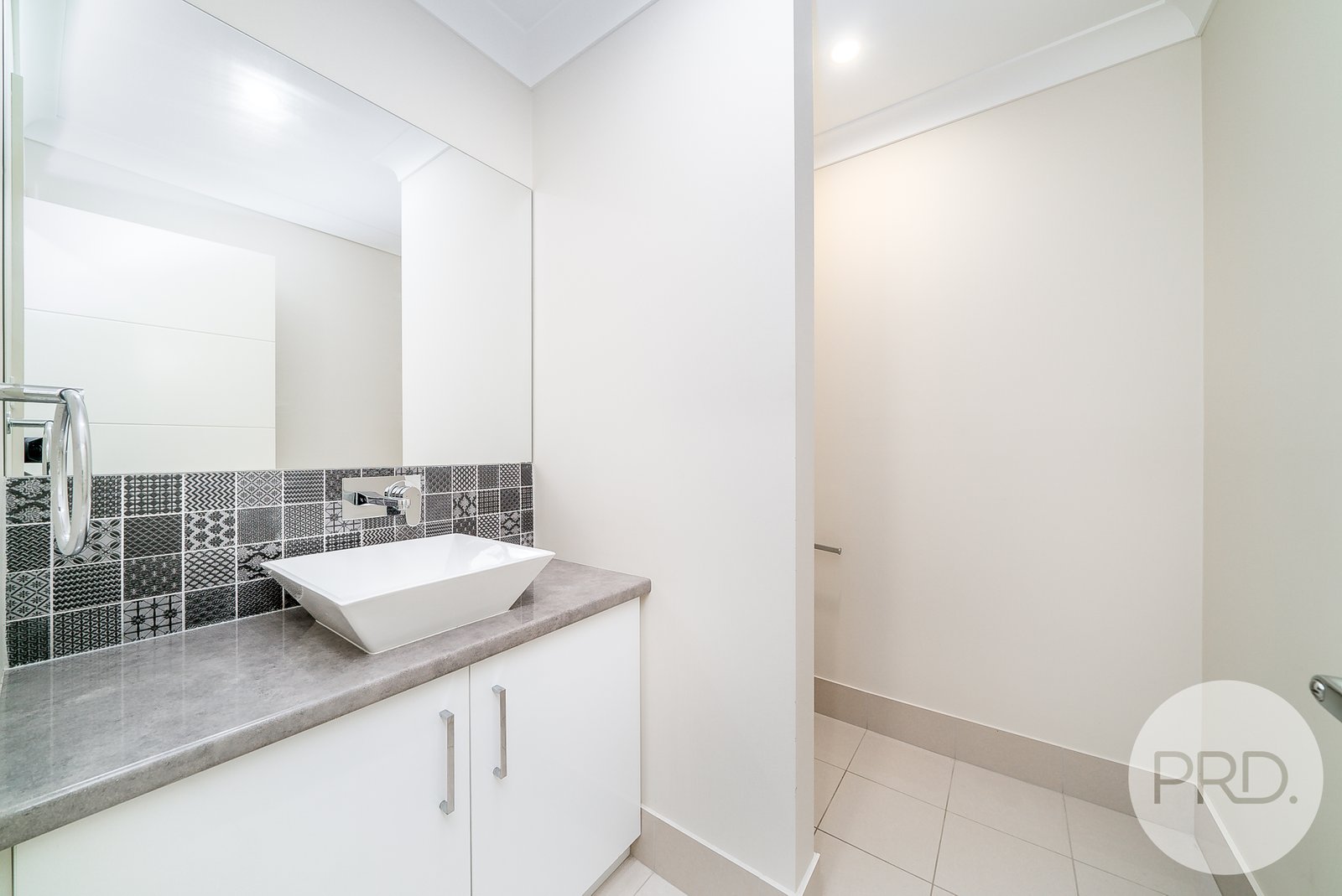 27 Chang Avenue LLOYD 13