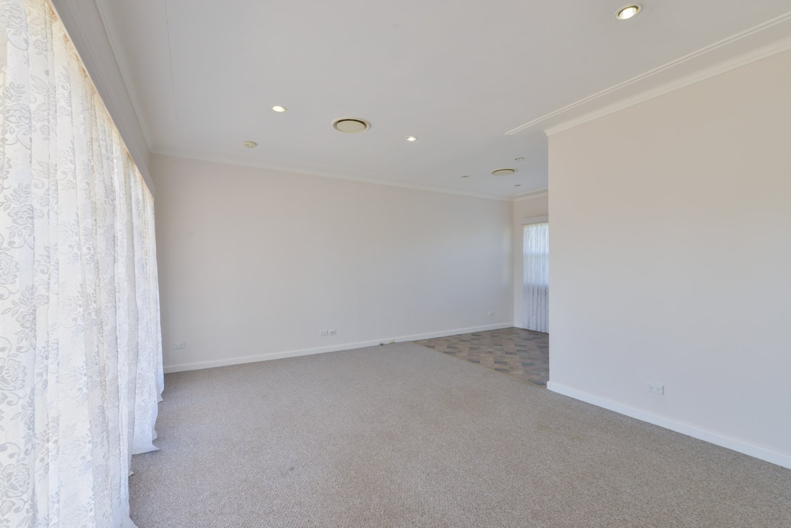 27 Chelmsford Street TAMWORTH 3