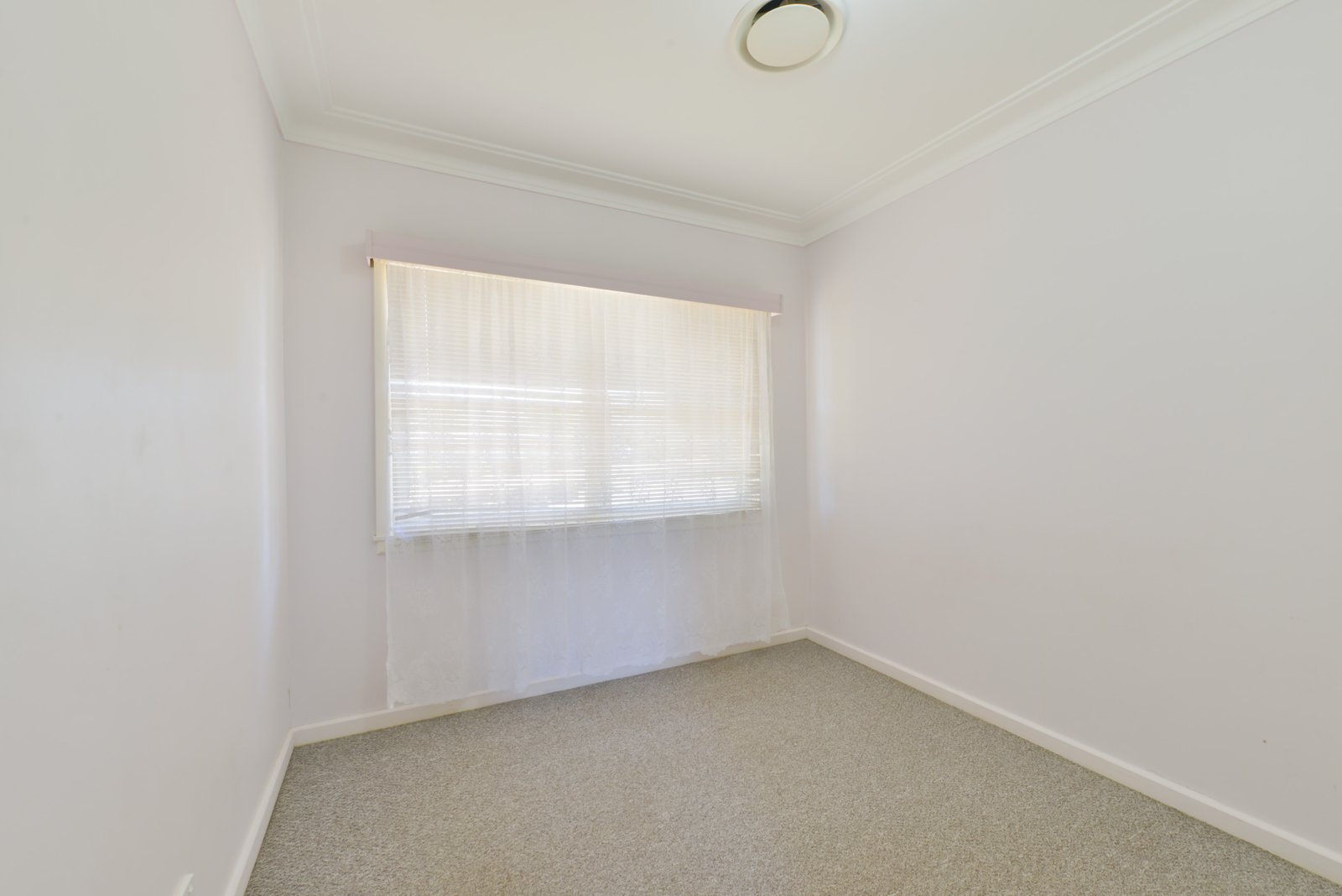 27 Chelmsford Street TAMWORTH 11