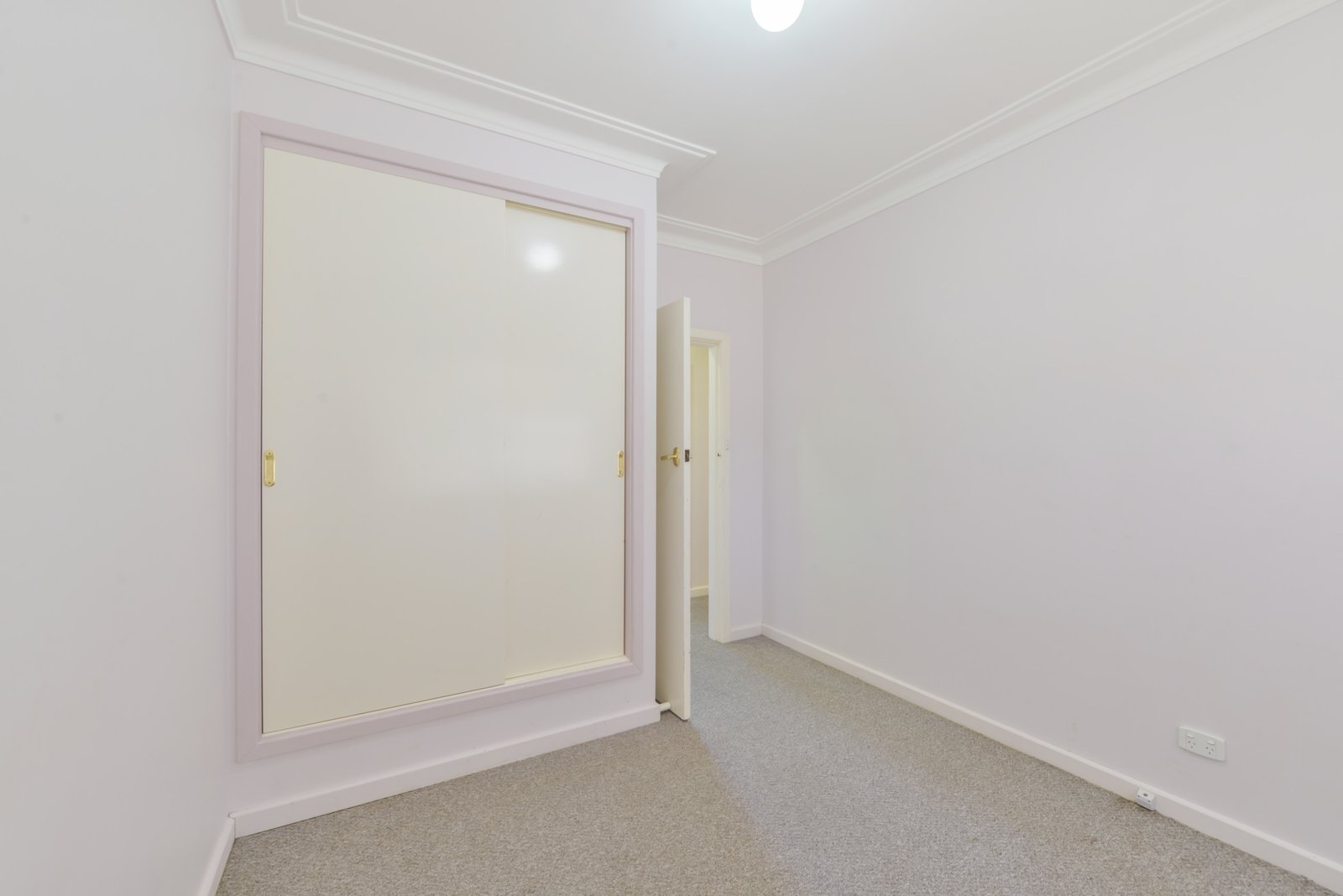 27 Chelmsford Street TAMWORTH 12