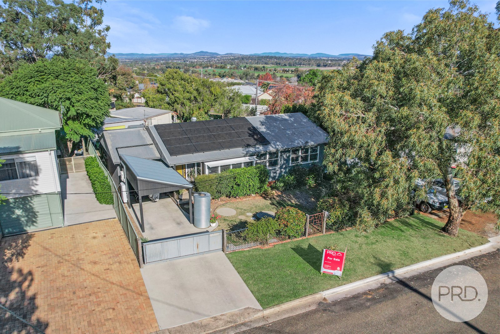 27 Chelmsford Street TAMWORTH 2