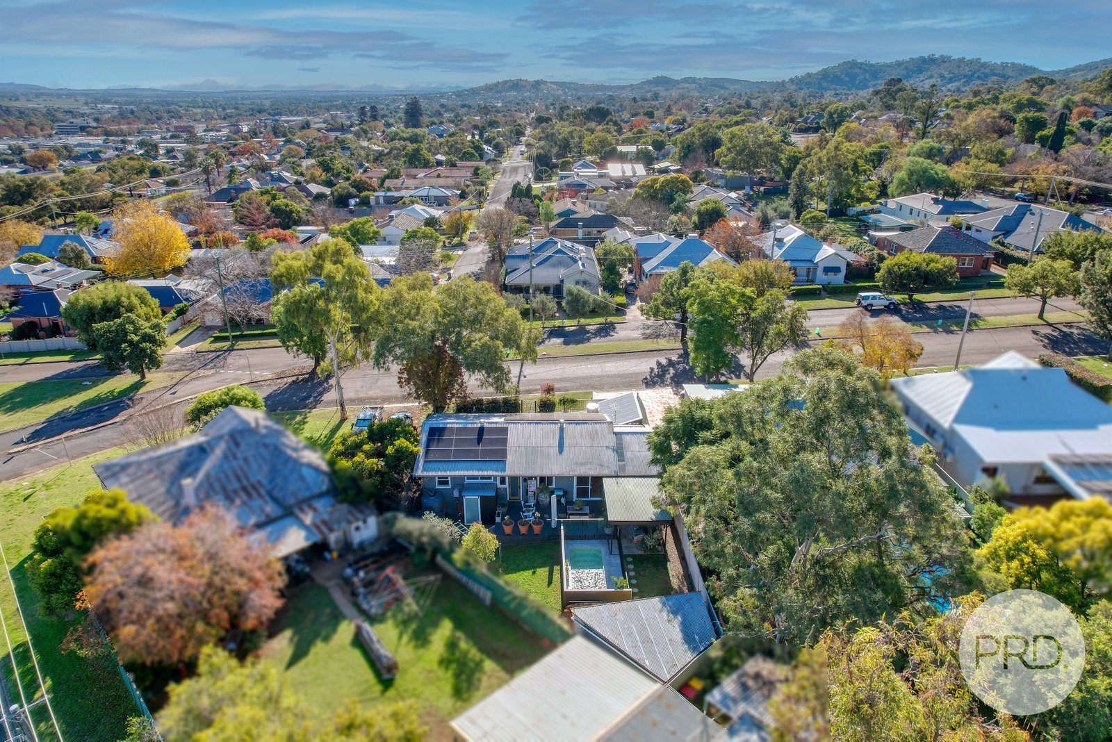 27 Chelmsford Street TAMWORTH 4