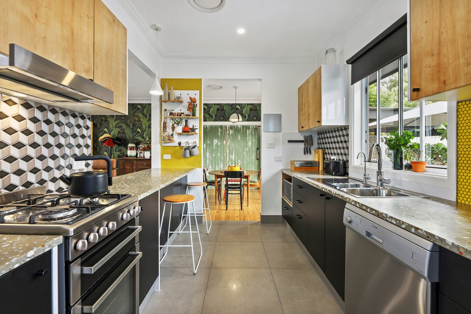 27 Chelmsford Street TAMWORTH 12