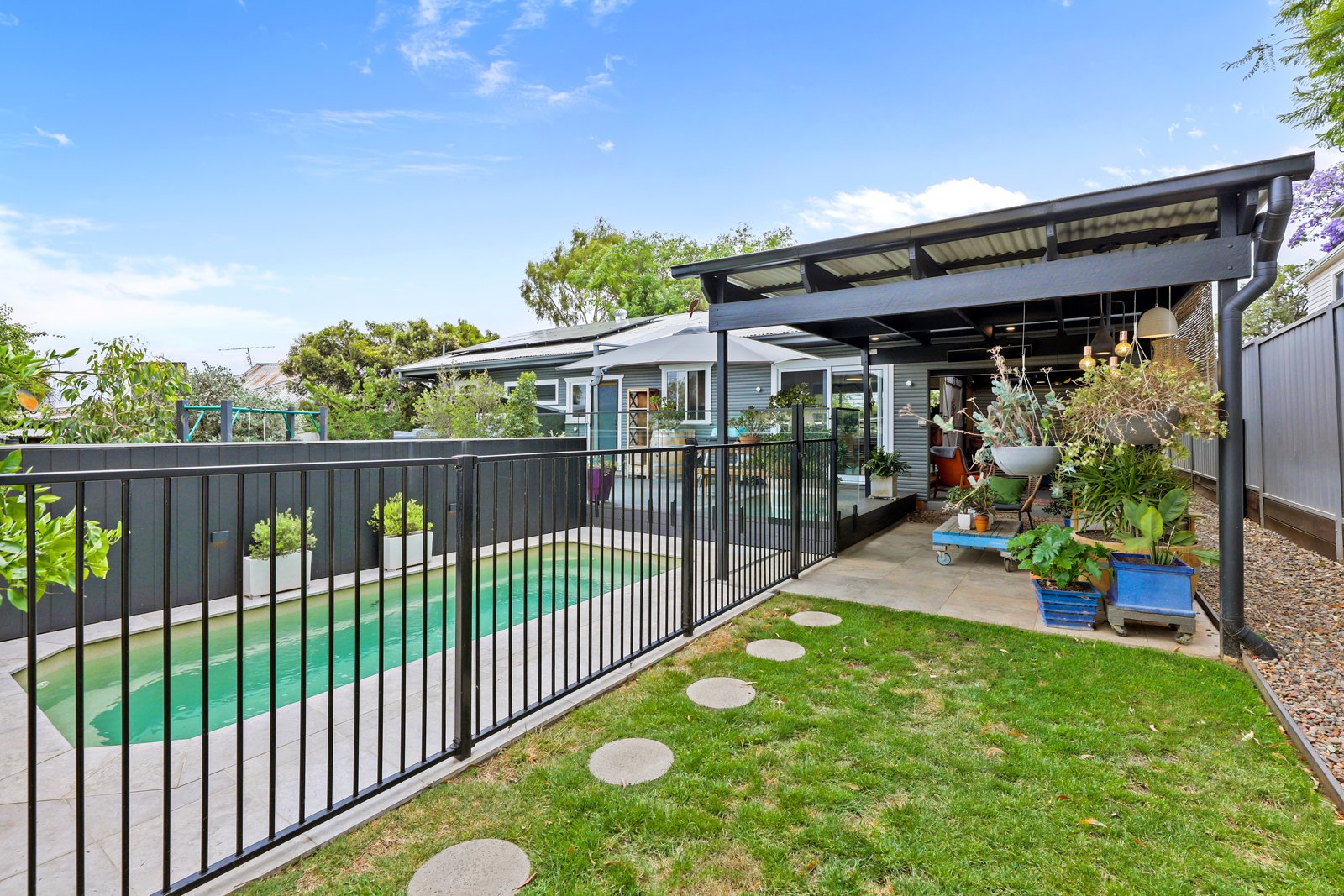 27 Chelmsford Street TAMWORTH 20